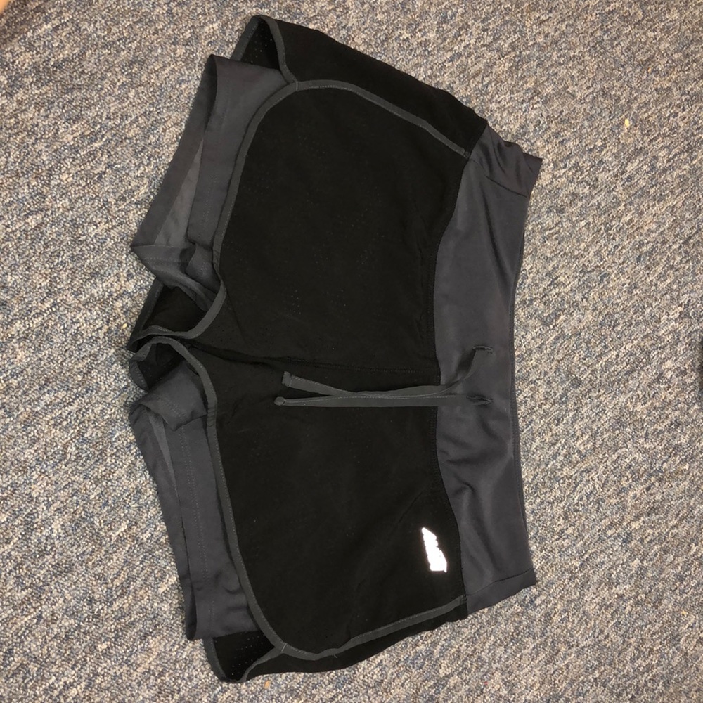 Avia shirts size: small